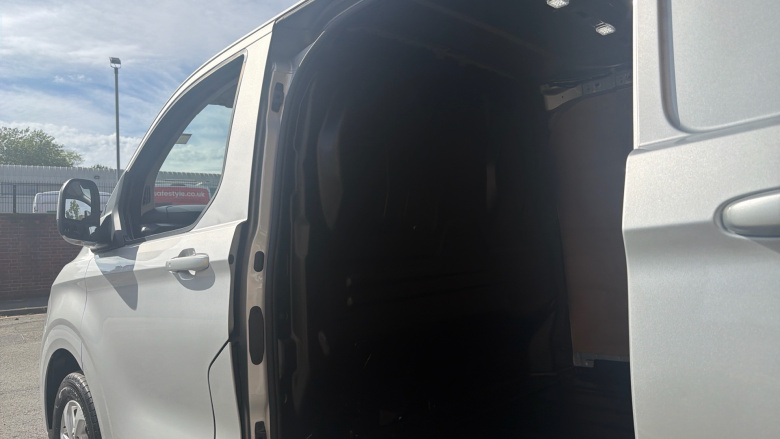 Ford Transit Custom E-320 L1 Rwd 100kW 65kWh H1 Van Limited Auto